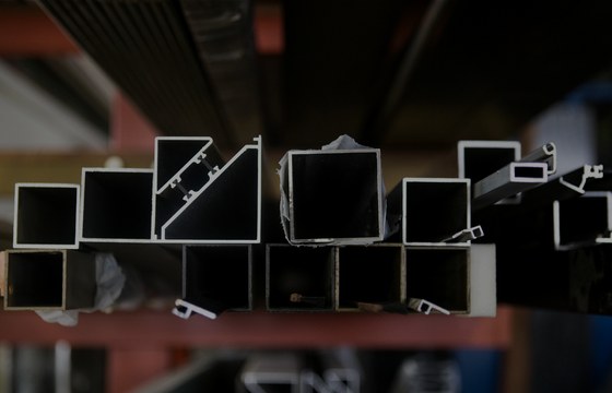 Perfiles de aluminio y acero
